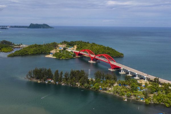 Destinasi Wisata Jayapura dengan Pemandangan Luar Biasa Teluk Youtefa